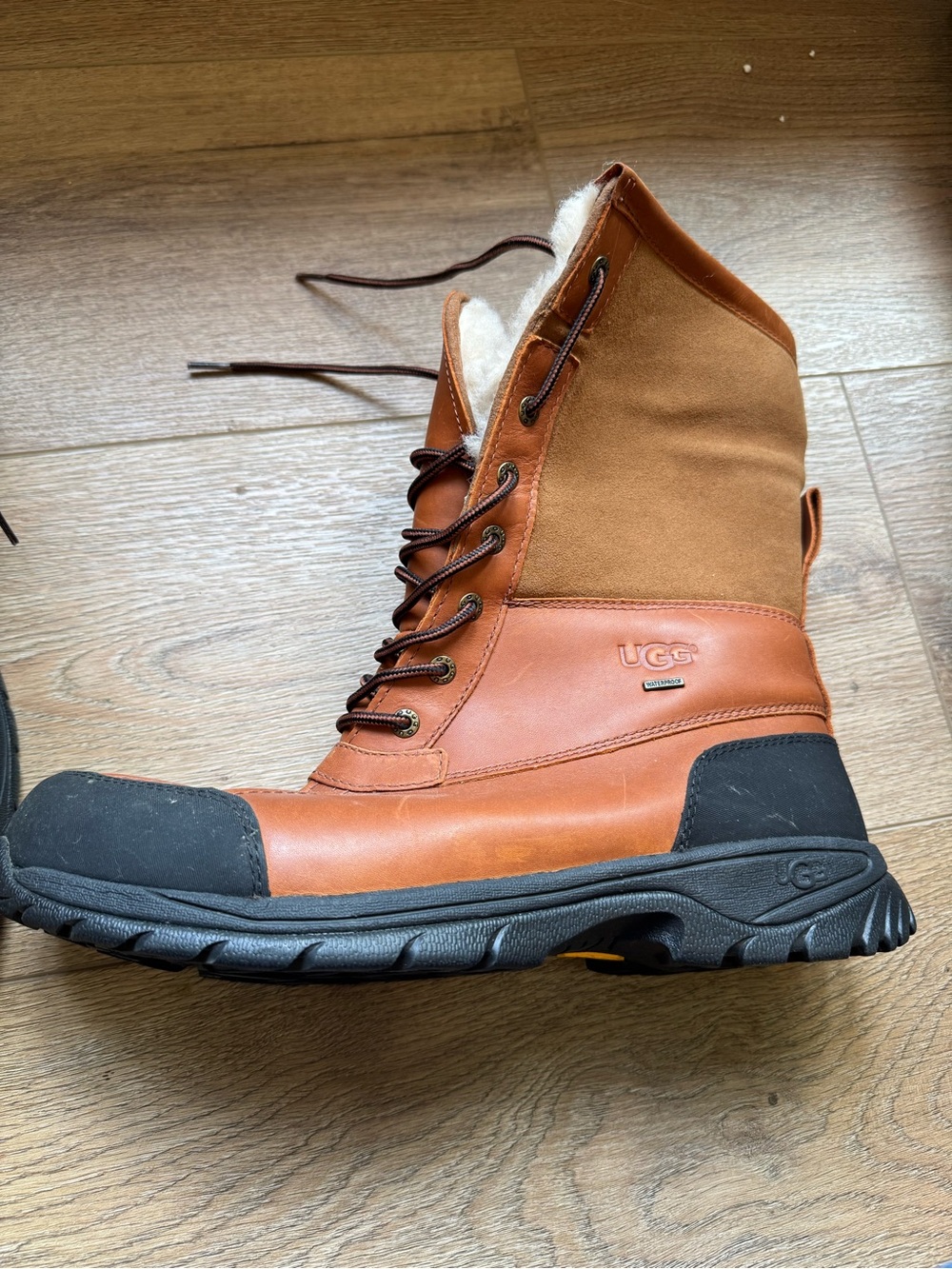UGG Butte Men’s Waterproof Snow Boots - Picture 7 of 9
